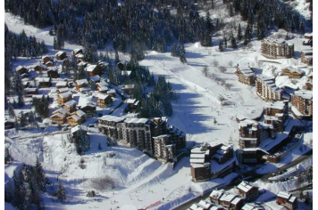 Un centre station enneigé et totalement piéton La Tania